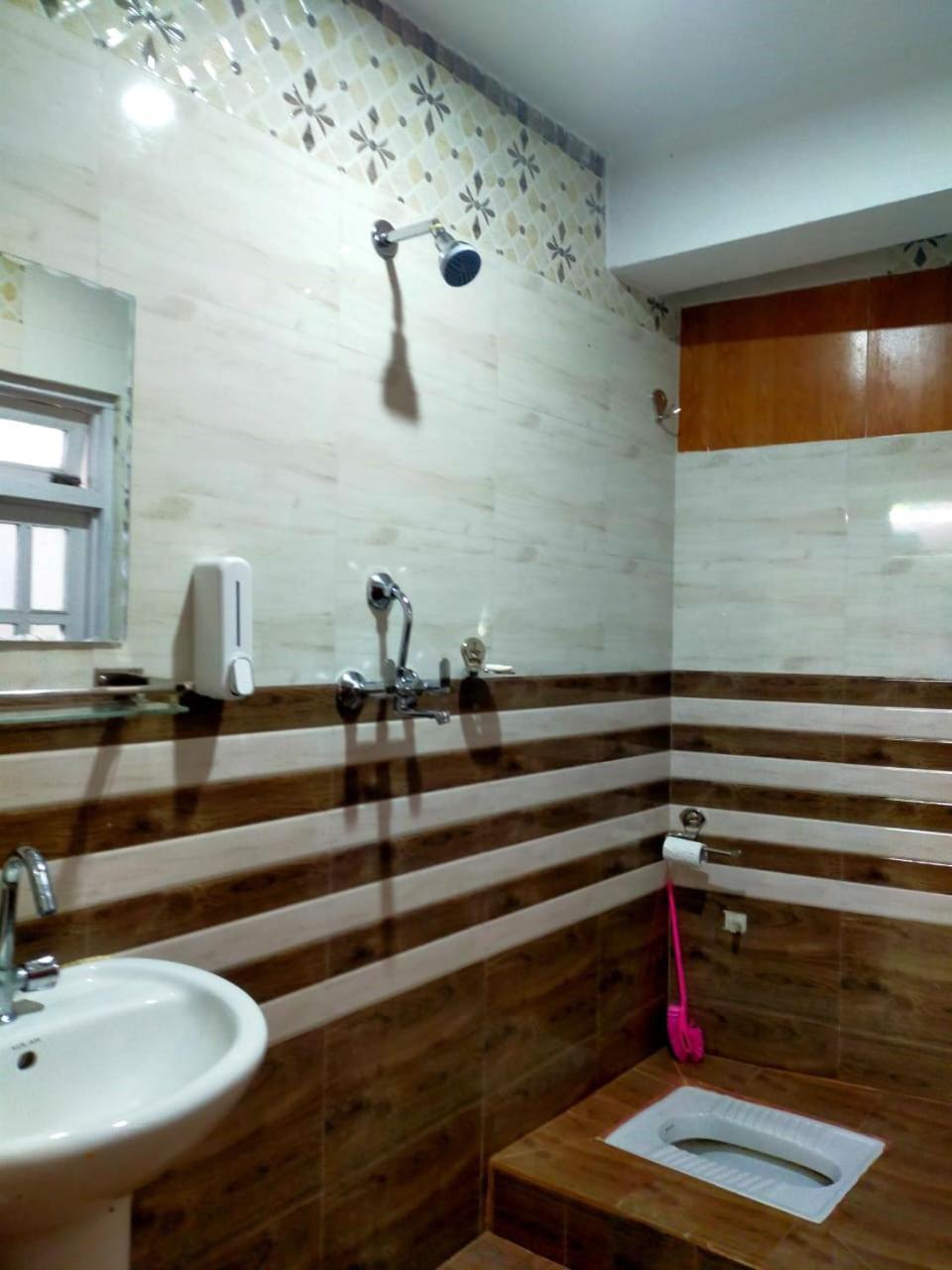Peace Homestay Katmandu Zewnętrze zdjęcie
